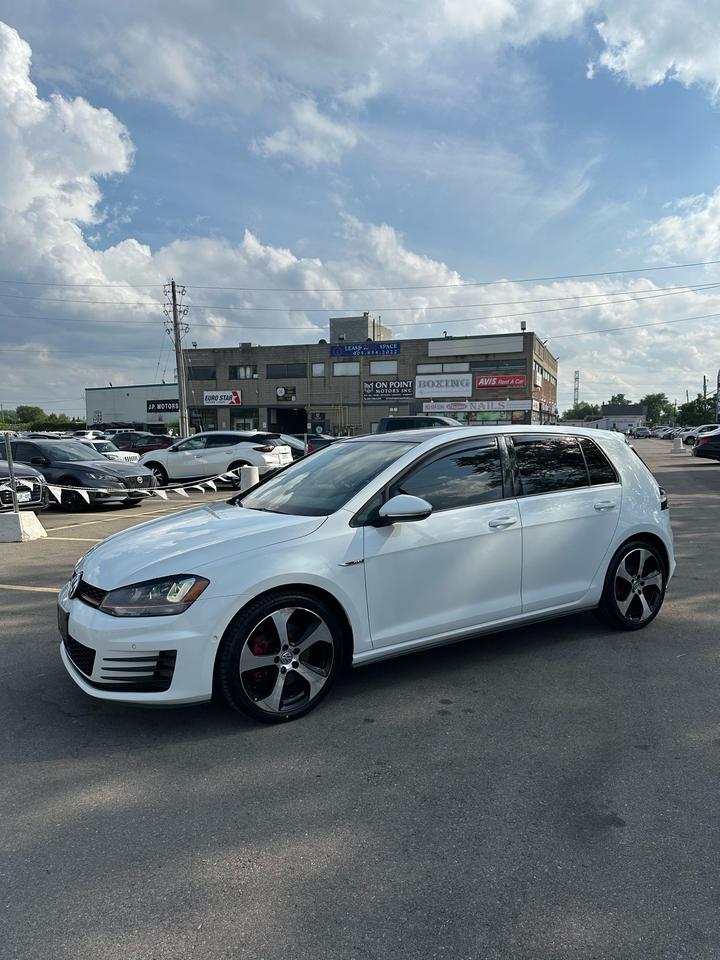 2016 Volkswagen Golf Autobahn Photo