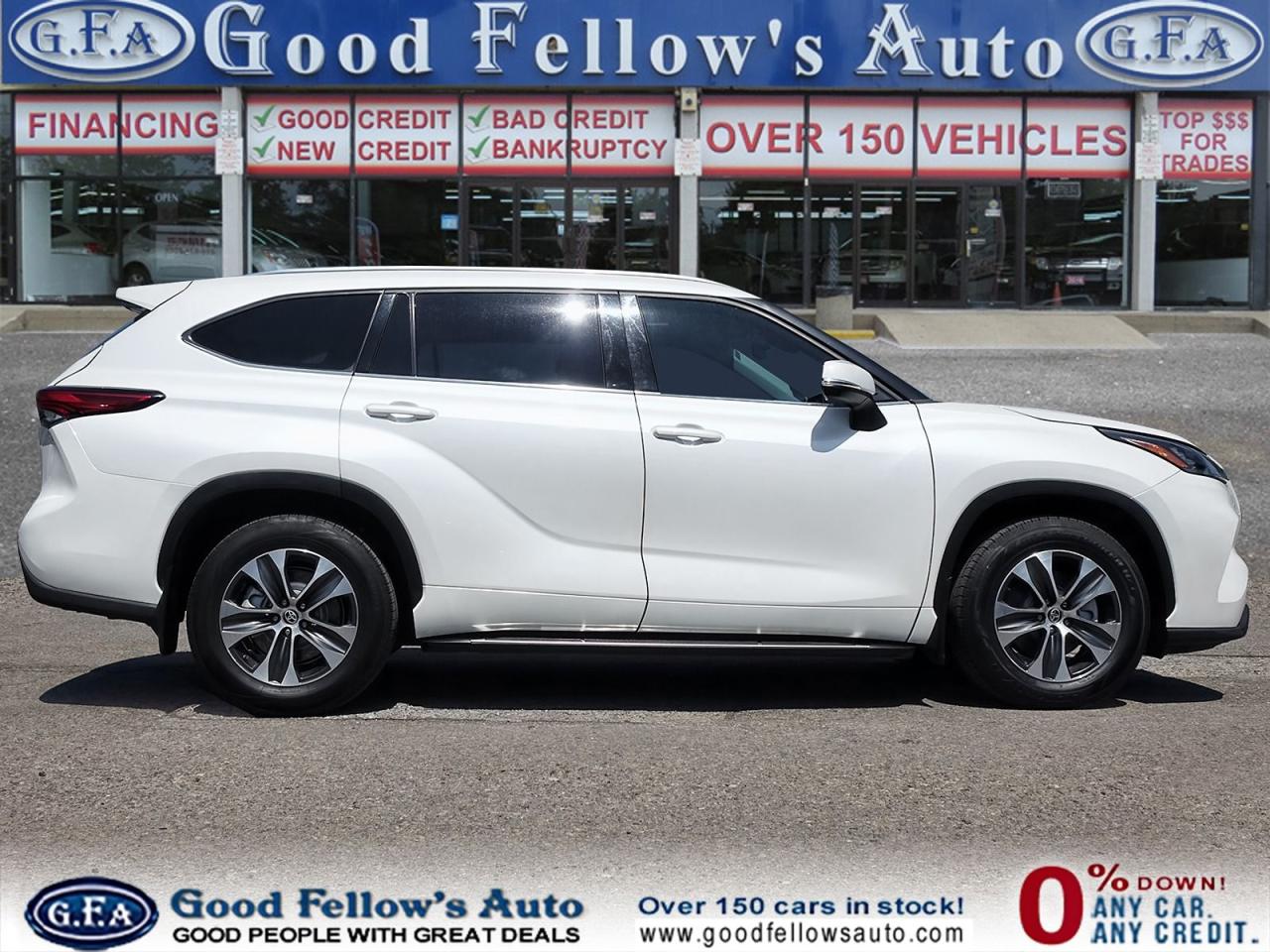 2021 Toyota Highlander XLE MODEL, 8 PASSENGER, LEATHER SEATS, SUNROOF, AW Photo3