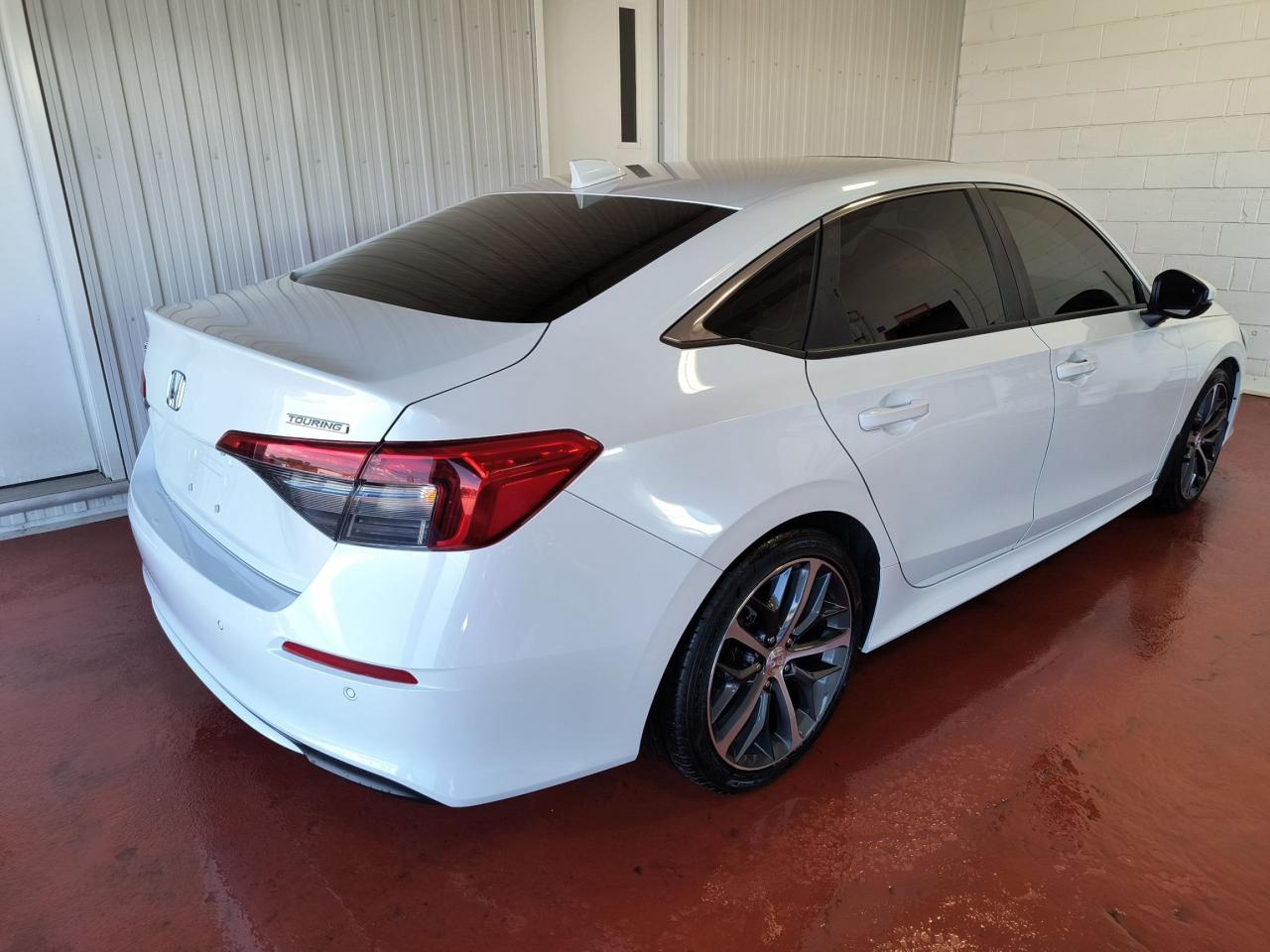 2022 Honda Civic Touring Photo2