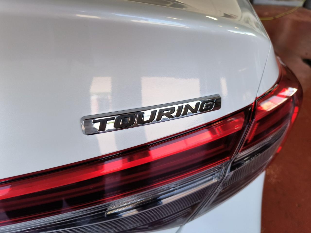 2022 Honda Civic Touring Photo