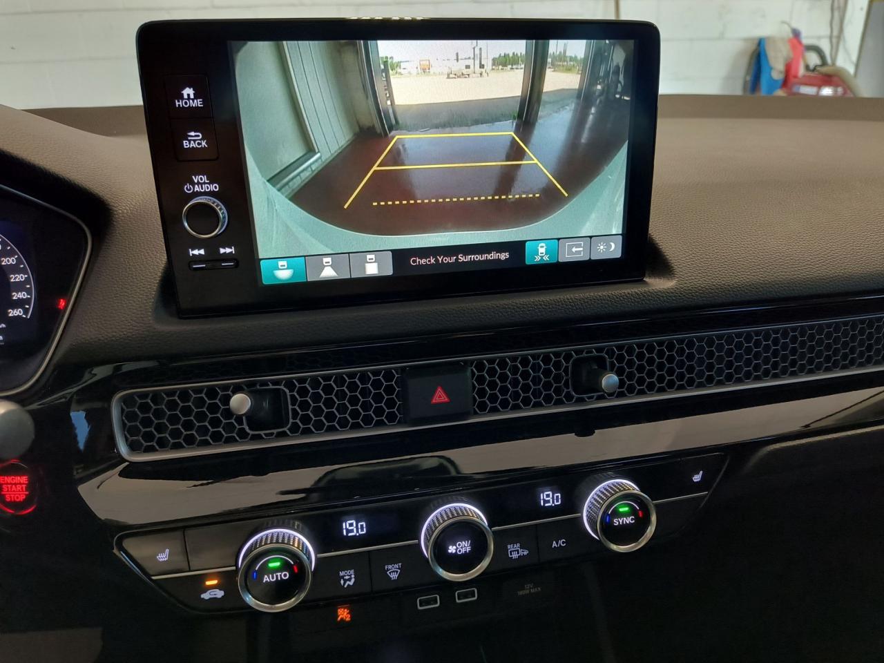 2022 Honda Civic Touring Photo