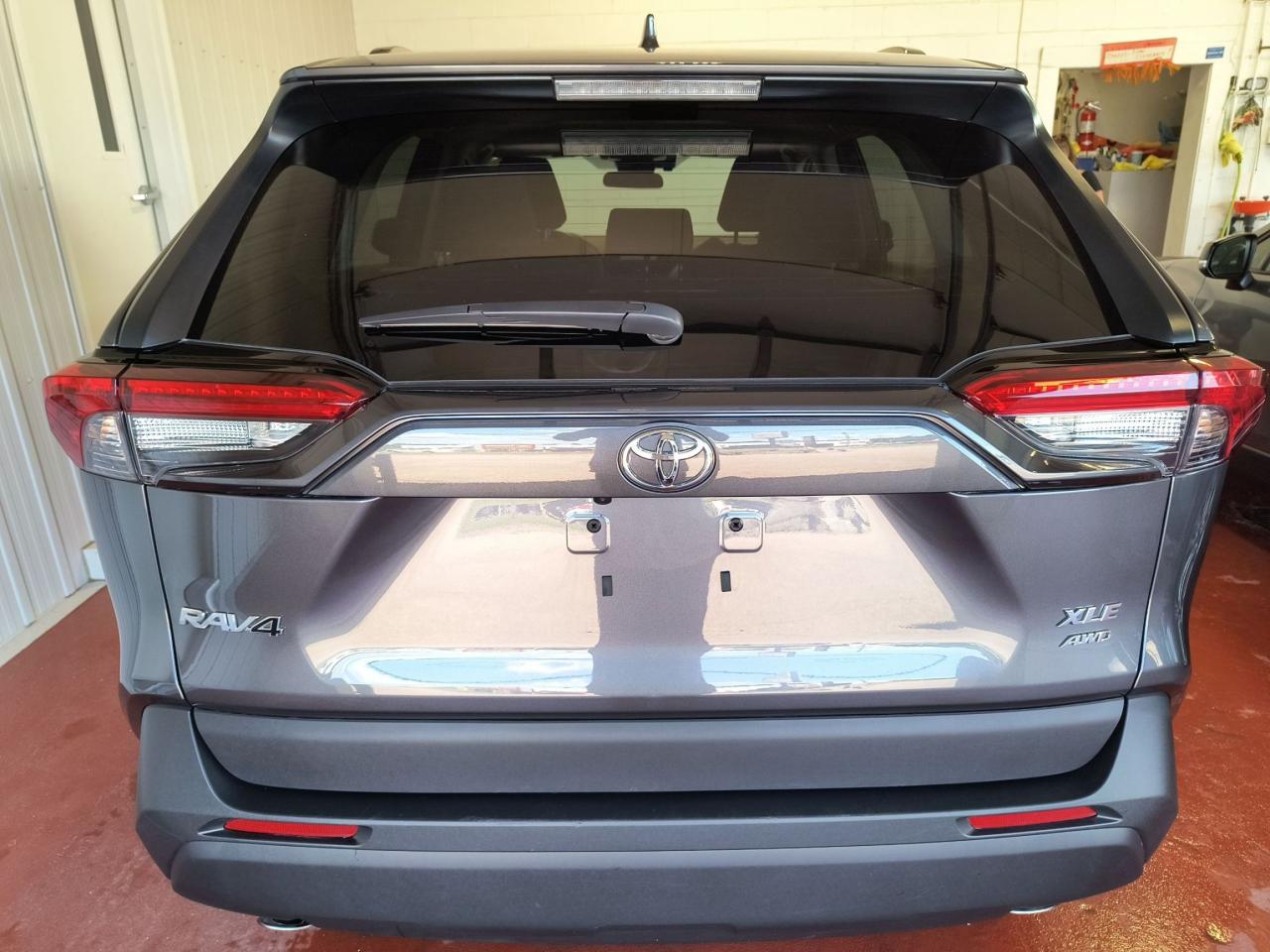 2022 Toyota RAV4 XLE Photo