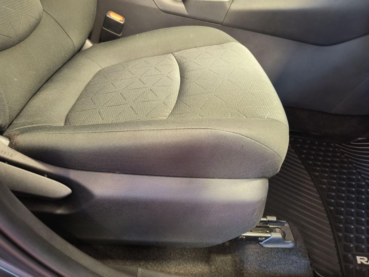 2022 Toyota RAV4 XLE Photo