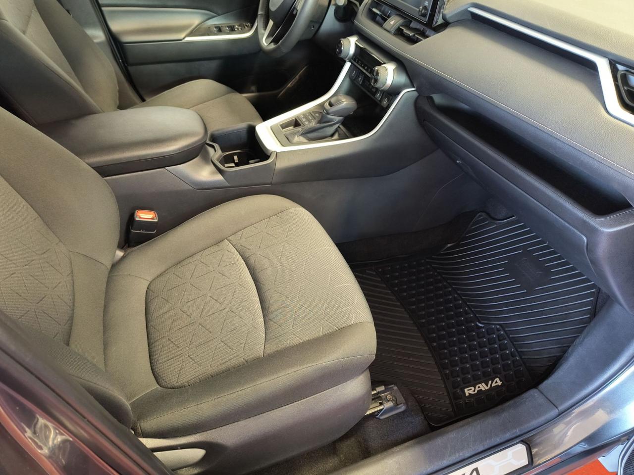 2022 Toyota RAV4 XLE Photo