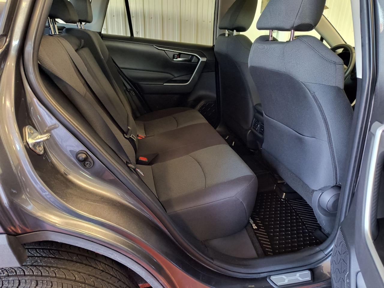 2022 Toyota RAV4 XLE Photo