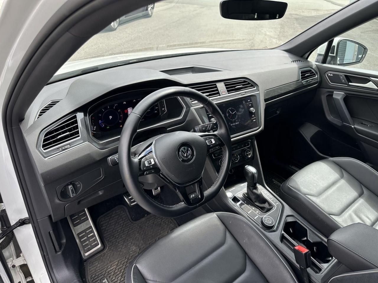2020 Volkswagen Tiguan Highline 4Motion Accident Free, BC Local, like new - Photo #11
