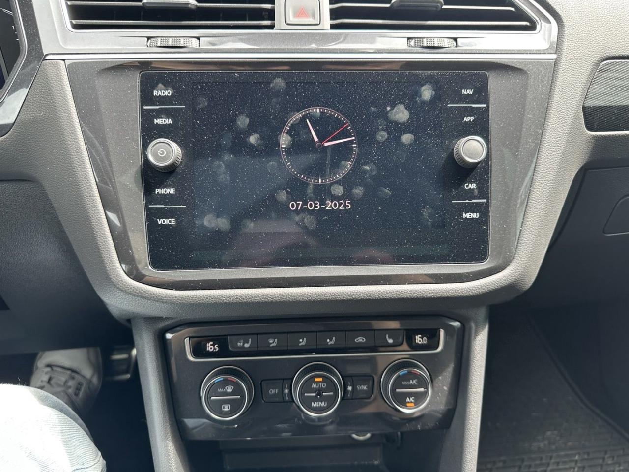 2020 Volkswagen Tiguan Highline 4Motion Accident Free, BC Local, like new - Photo #16