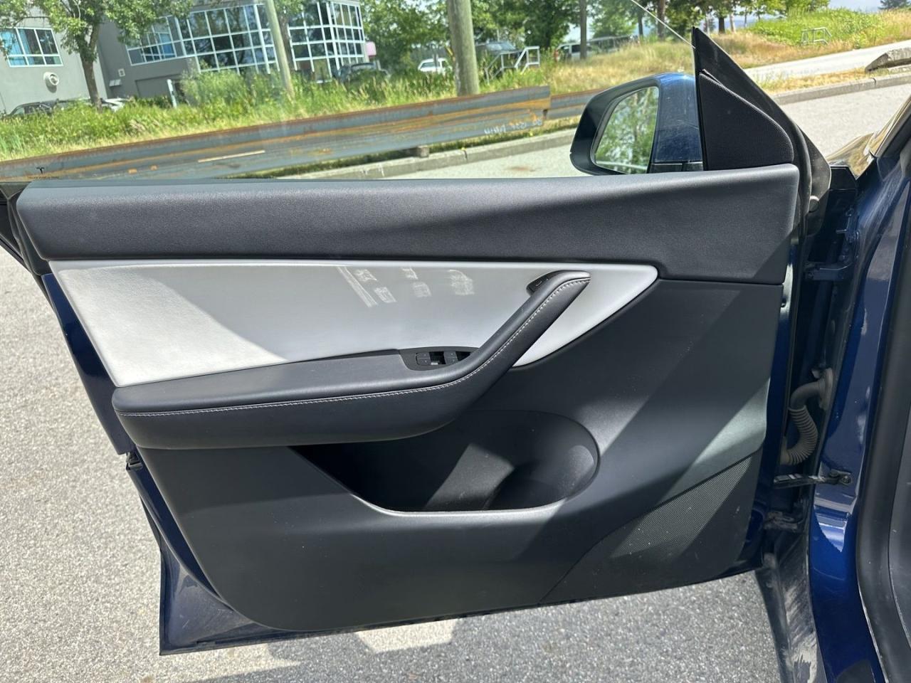 2021 Tesla Model Y Standard Range   Accident Free BC Local - Photo #11