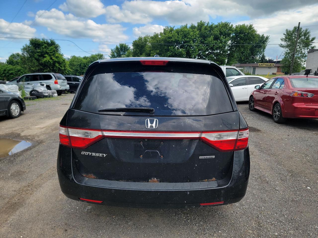 2011 Honda Odyssey Touring Photo4