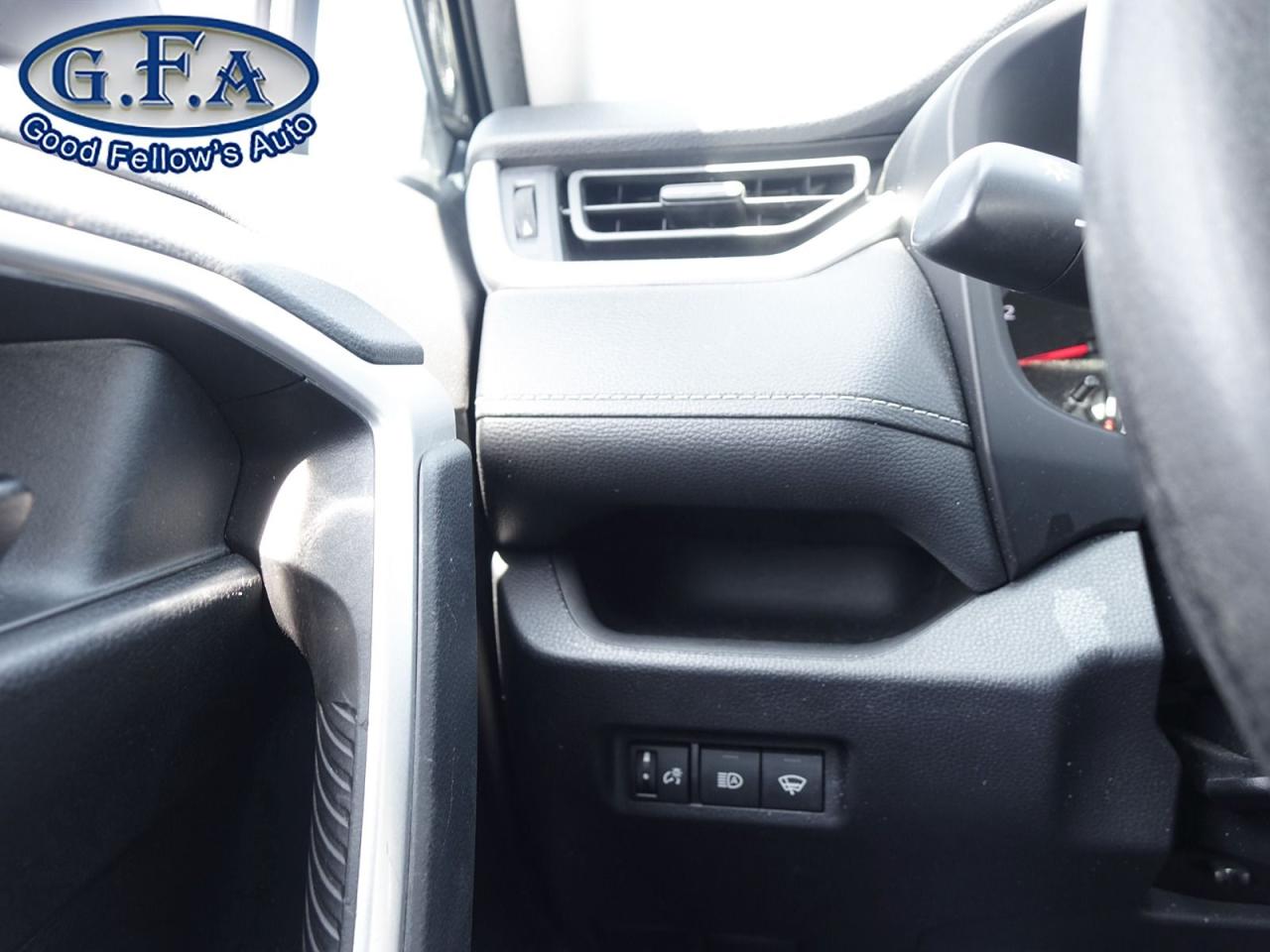2022 Toyota RAV4 LE MODEL, AWD, HEATED SEATS, REARVIEW CAMERA, LANE Photo40