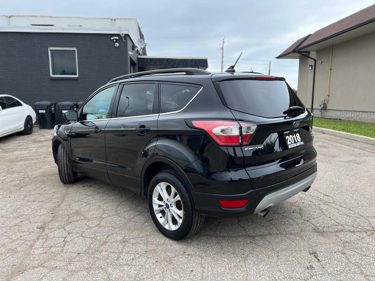 2018 Ford Escape FULLYLOADED AWD NOACCIDENT NAVI SUNROOF BACKUP CAM Photo
