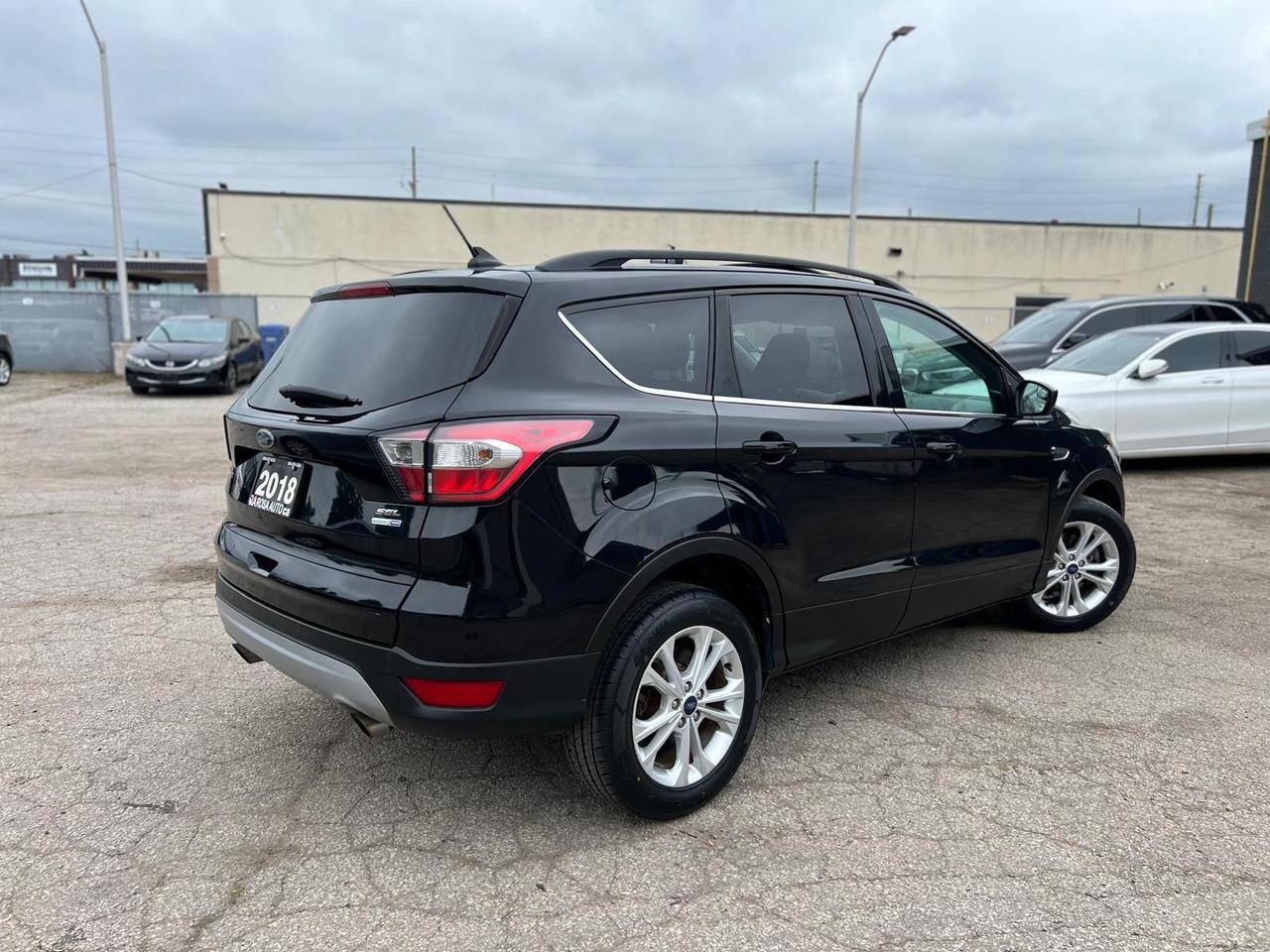 2018 Ford Escape FULLYLOADED AWD NOACCIDENT NAVI SUNROOF BACKUP CAM Photo