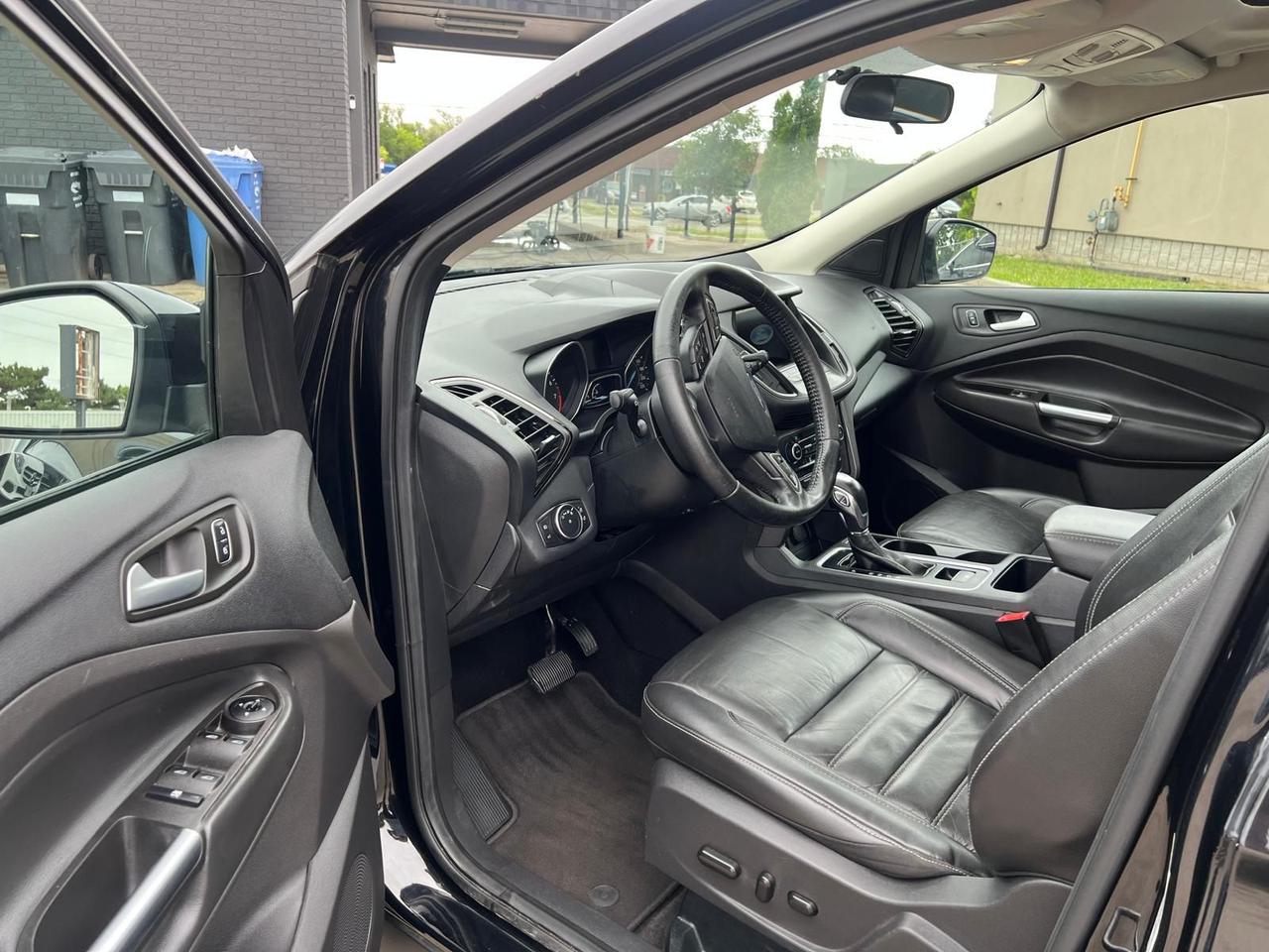 2018 Ford Escape FULLYLOADED AWD NOACCIDENT NAVI SUNROOF BACKUP CAM Photo