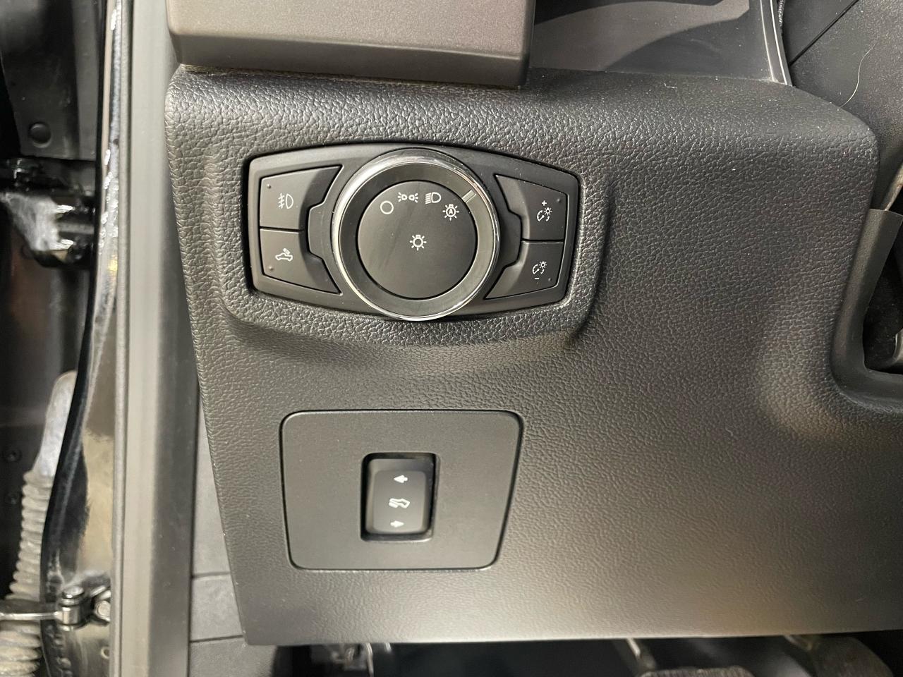 2016 Ford F-150 XLT Photo18