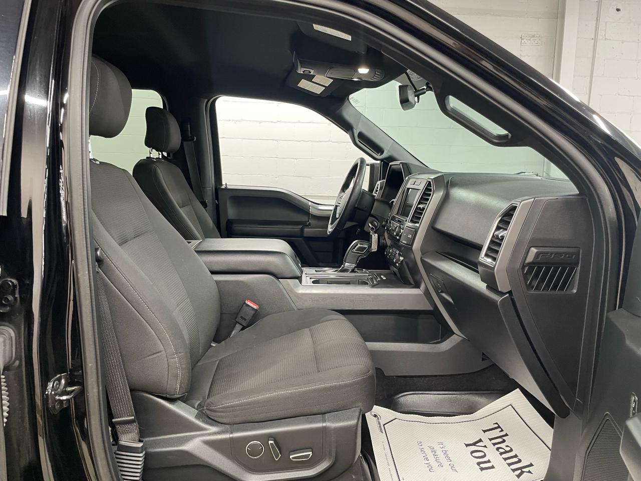 2016 Ford F-150 XLT Photo10