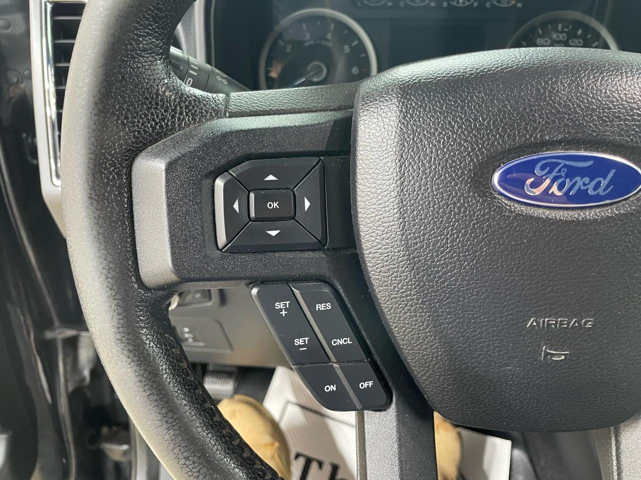 2016 Ford F-150 XLT Photo32