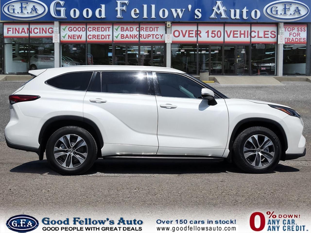2021 Toyota Highlander XLE MODEL, 8 PASSENGER, LEATHER SEATS, SUNROOF, AW - Photo #3