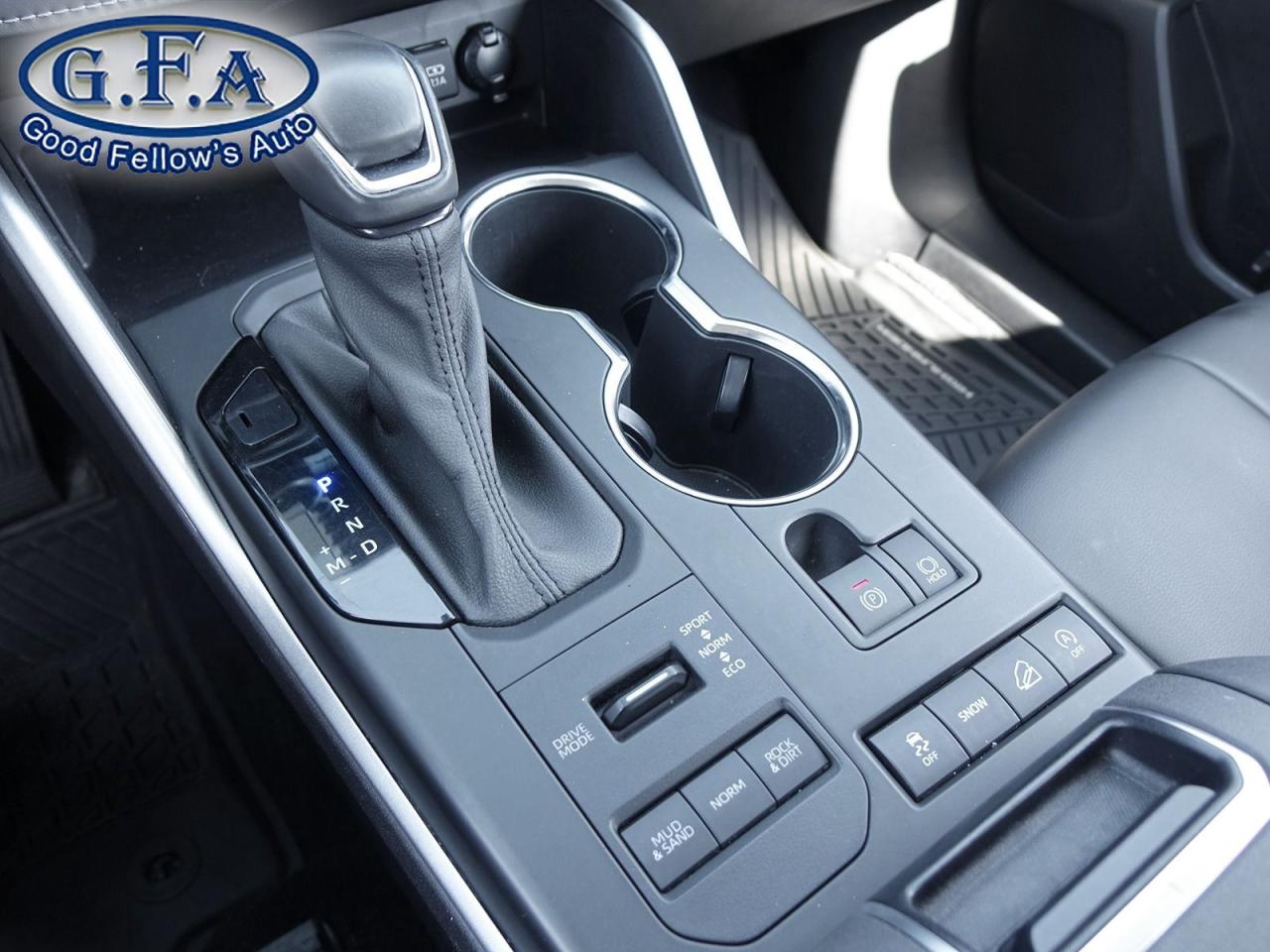 2021 Toyota Highlander XLE MODEL, 8 PASSENGER, LEATHER SEATS, SUNROOF, AW - Photo #17
