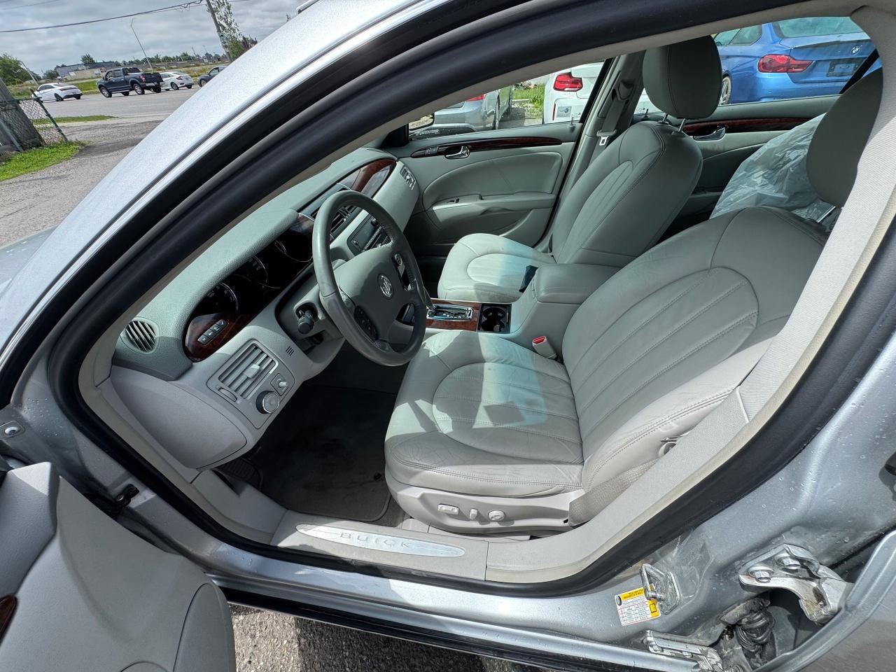 2011 Buick Lucerne  - Photo #10