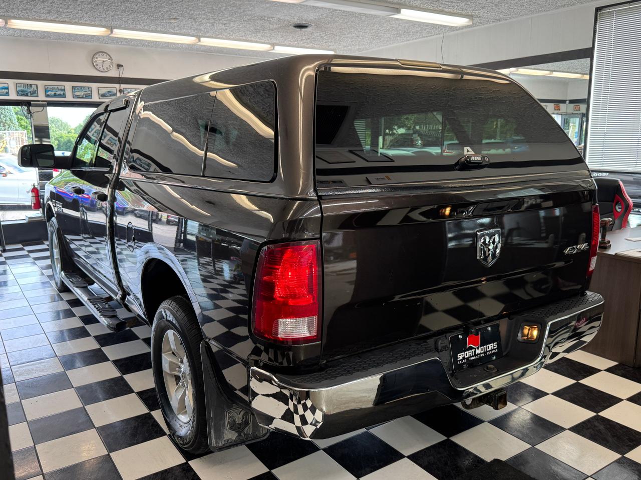 2017 RAM 1500 4WD Quad ST 5.7L HEMI+New Tires+Brakes+CLEANCARFAX - Photo #6