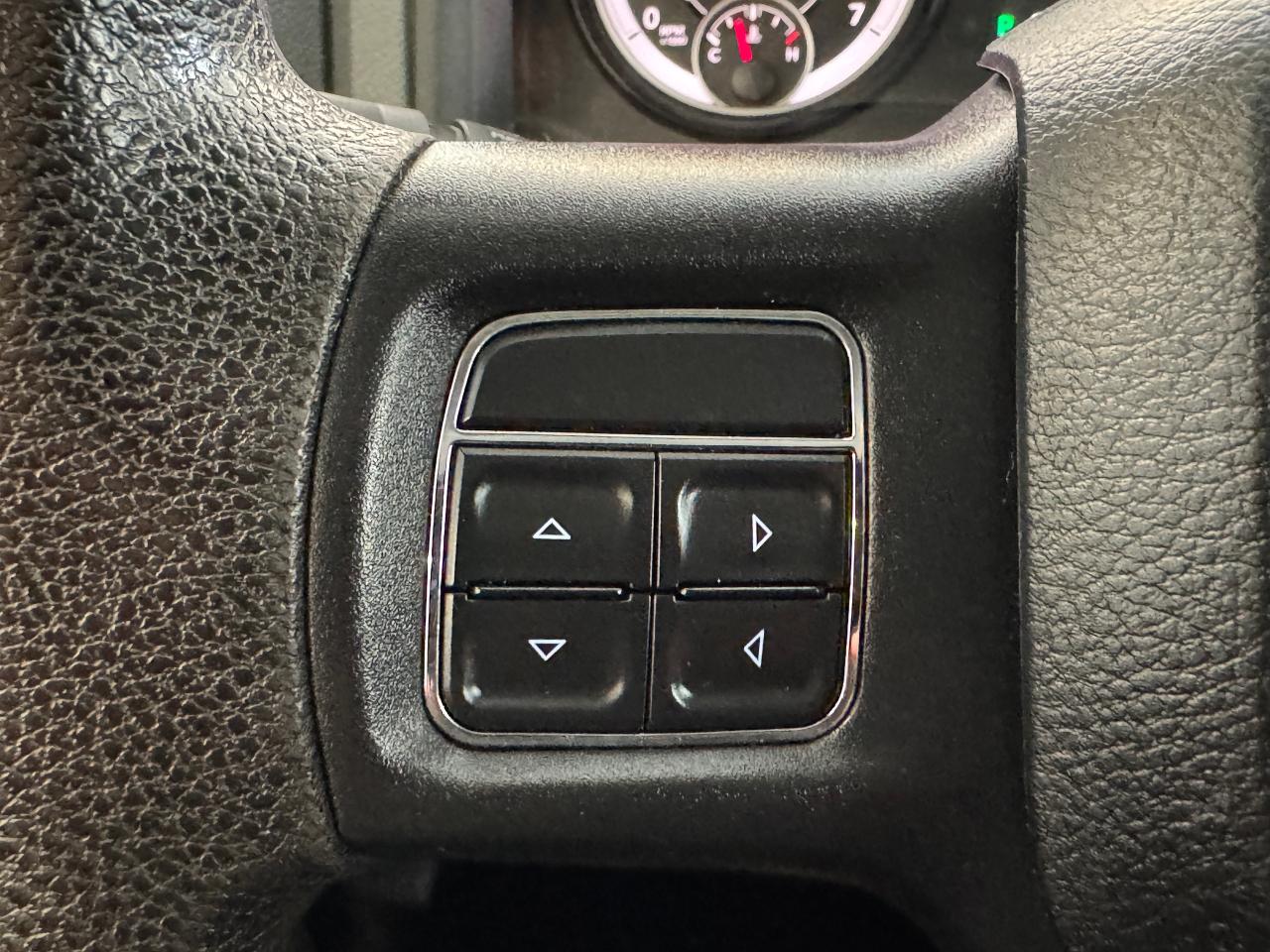 2017 RAM 1500 4WD Quad ST 5.7L HEMI+New Tires+Brakes+CLEANCARFAX - Photo #36