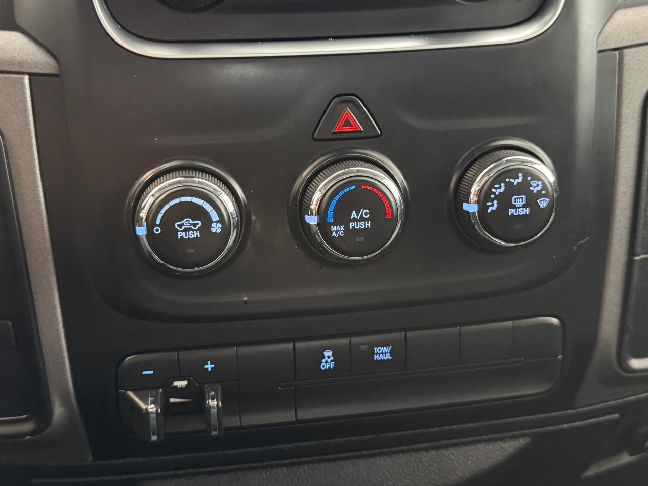 2017 RAM 1500 4WD Quad ST 5.7L HEMI+New Tires+Brakes+CLEANCARFAX - Photo #27
