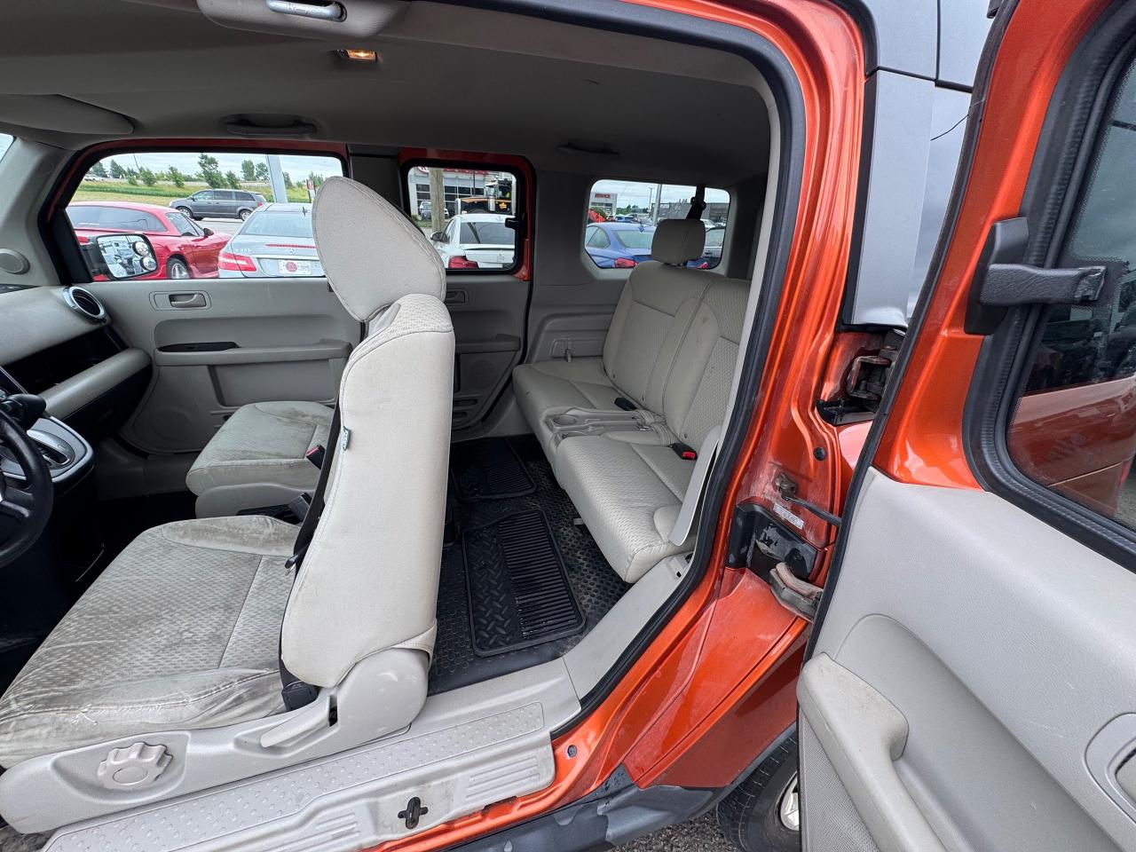 2010 Honda Element LX - Photo #11