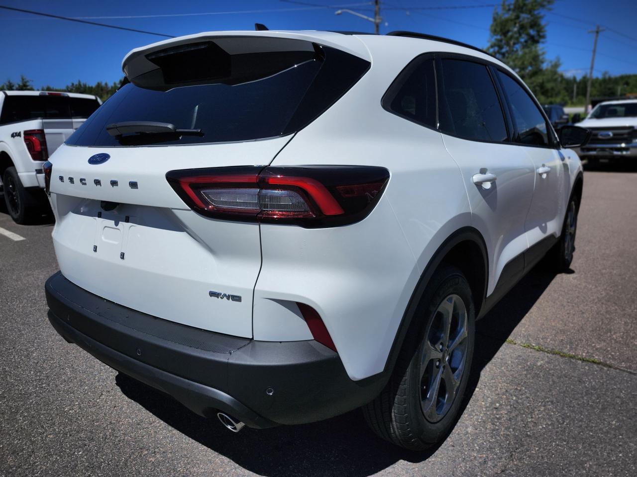 2025 Ford Escape ST-Line AWD Photo4