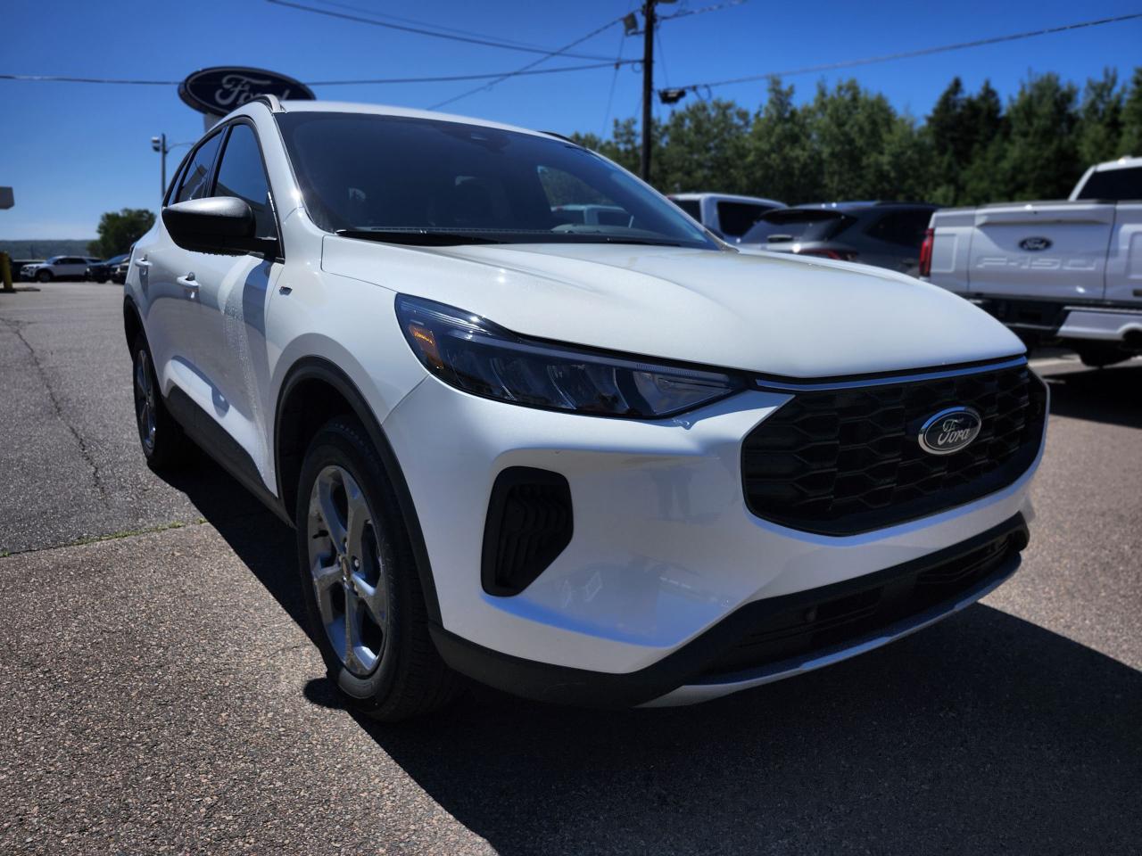 2025 Ford Escape ST-Line AWD Photo2