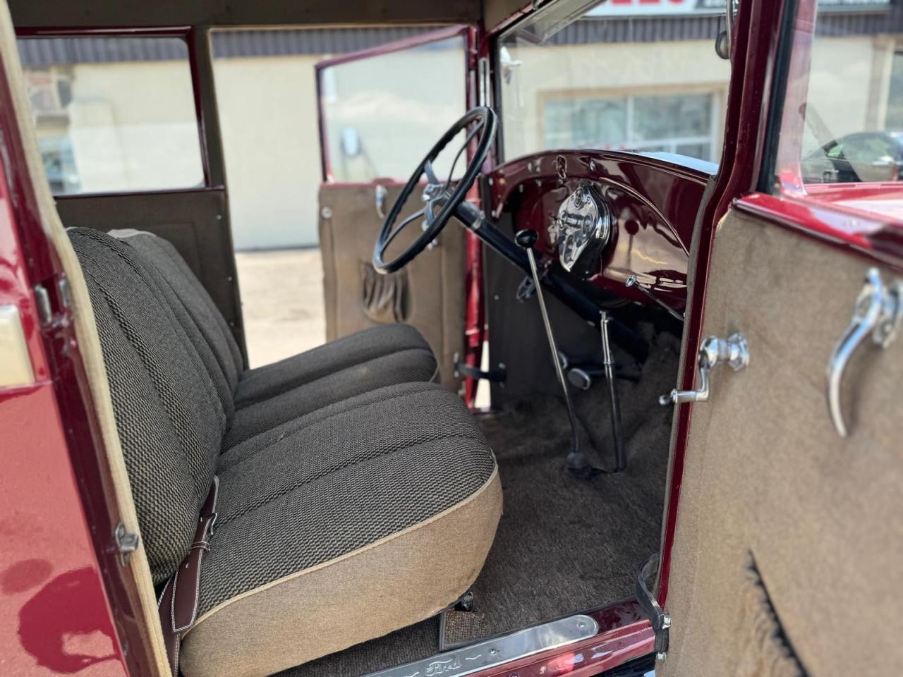 1929 Ford Model A FULLY RESTORRED INSIDE AND OUT DRIVES !!! - Photo #16