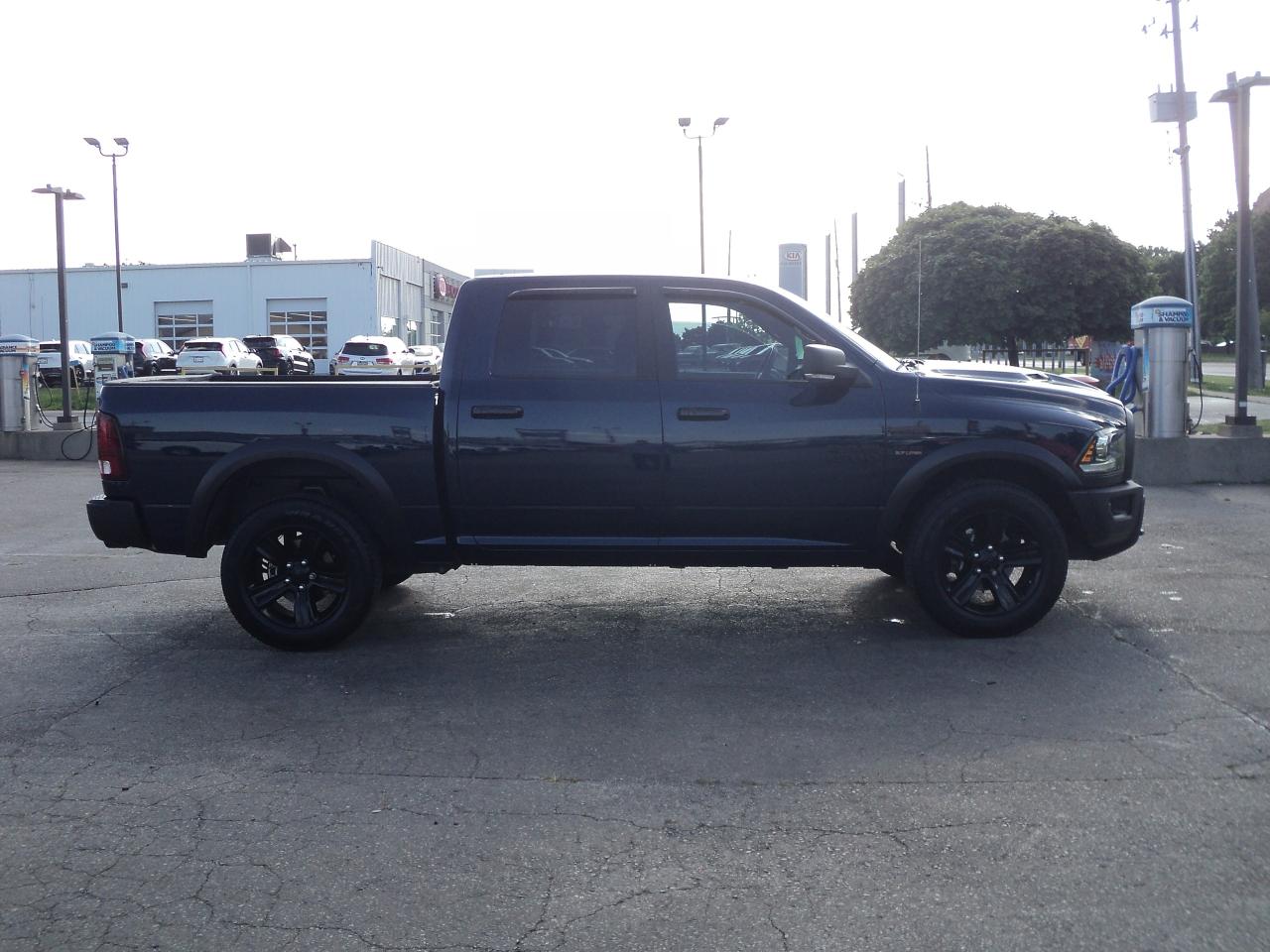 2023 RAM 1500 Classic WARLOCK CREWCAB 4X4 5.7L Hemi 5'7" BOX - Photo #7