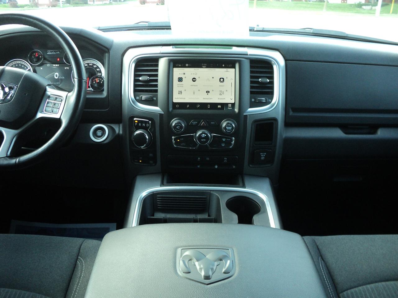 2023 RAM 1500 Classic WARLOCK CREWCAB 4X4 5.7L Hemi 5'7" BOX - Photo #16