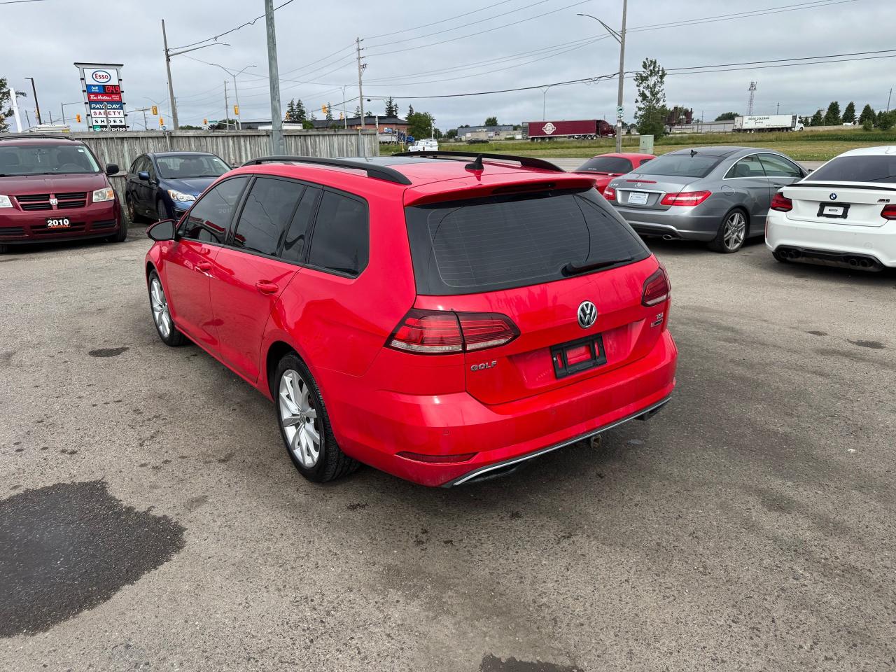 2018 Volkswagen Golf SportWagen Trendline - Photo #3