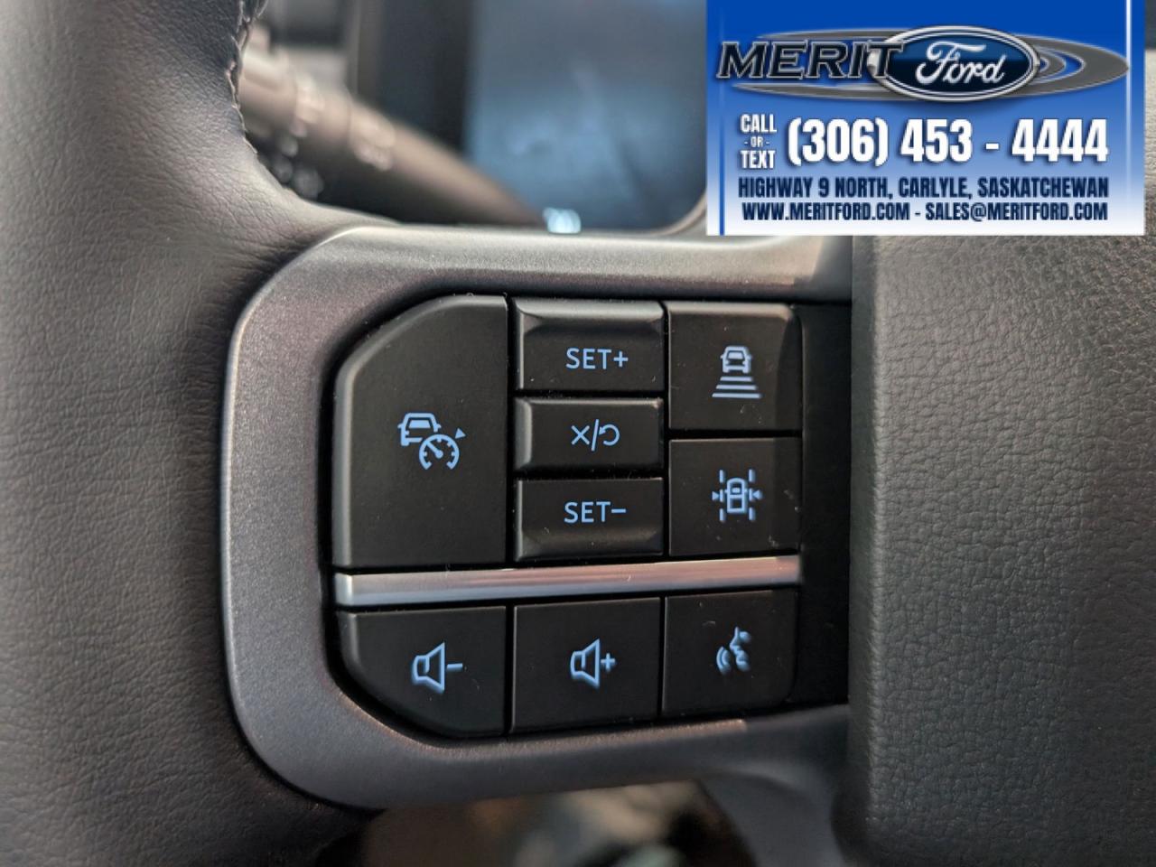 2025 Ford F-150 LARIAT - V6 (Gas), Black Pack + Photo2