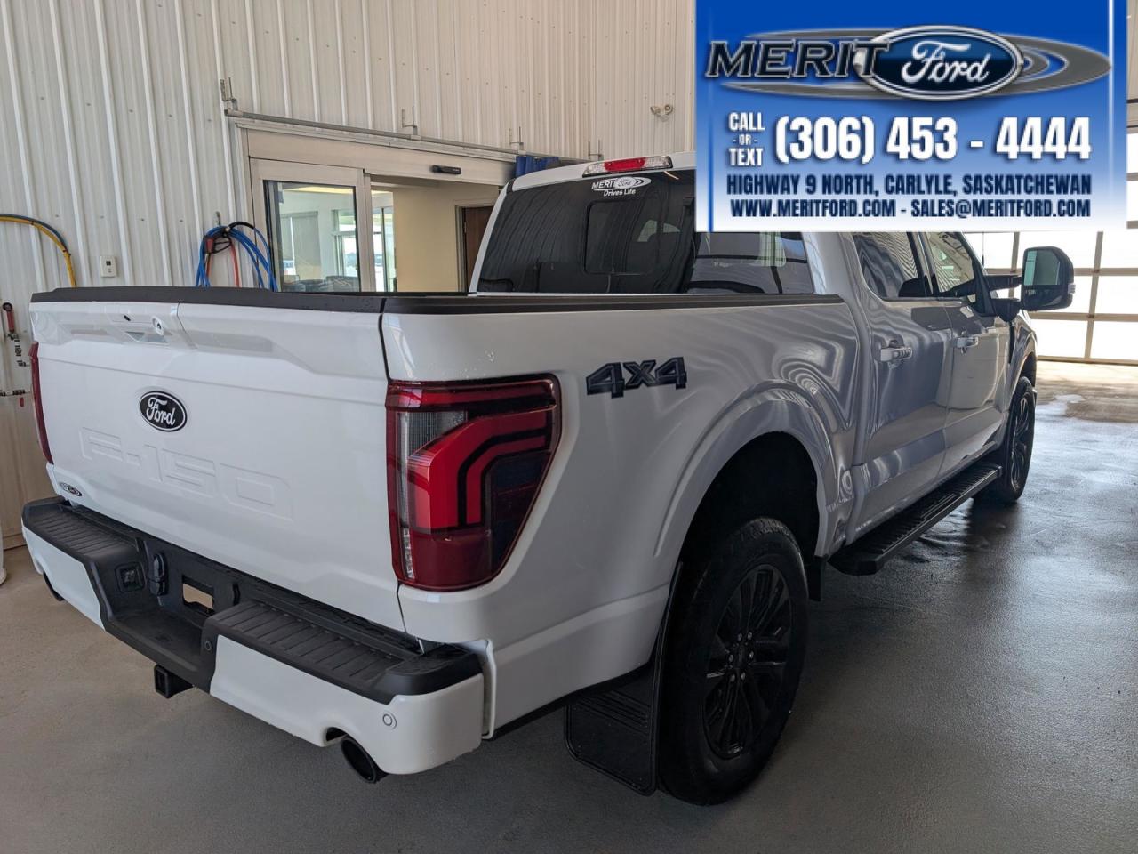 2025 Ford F-150 LARIAT - V6 (Gas), Black Pack + Photo5