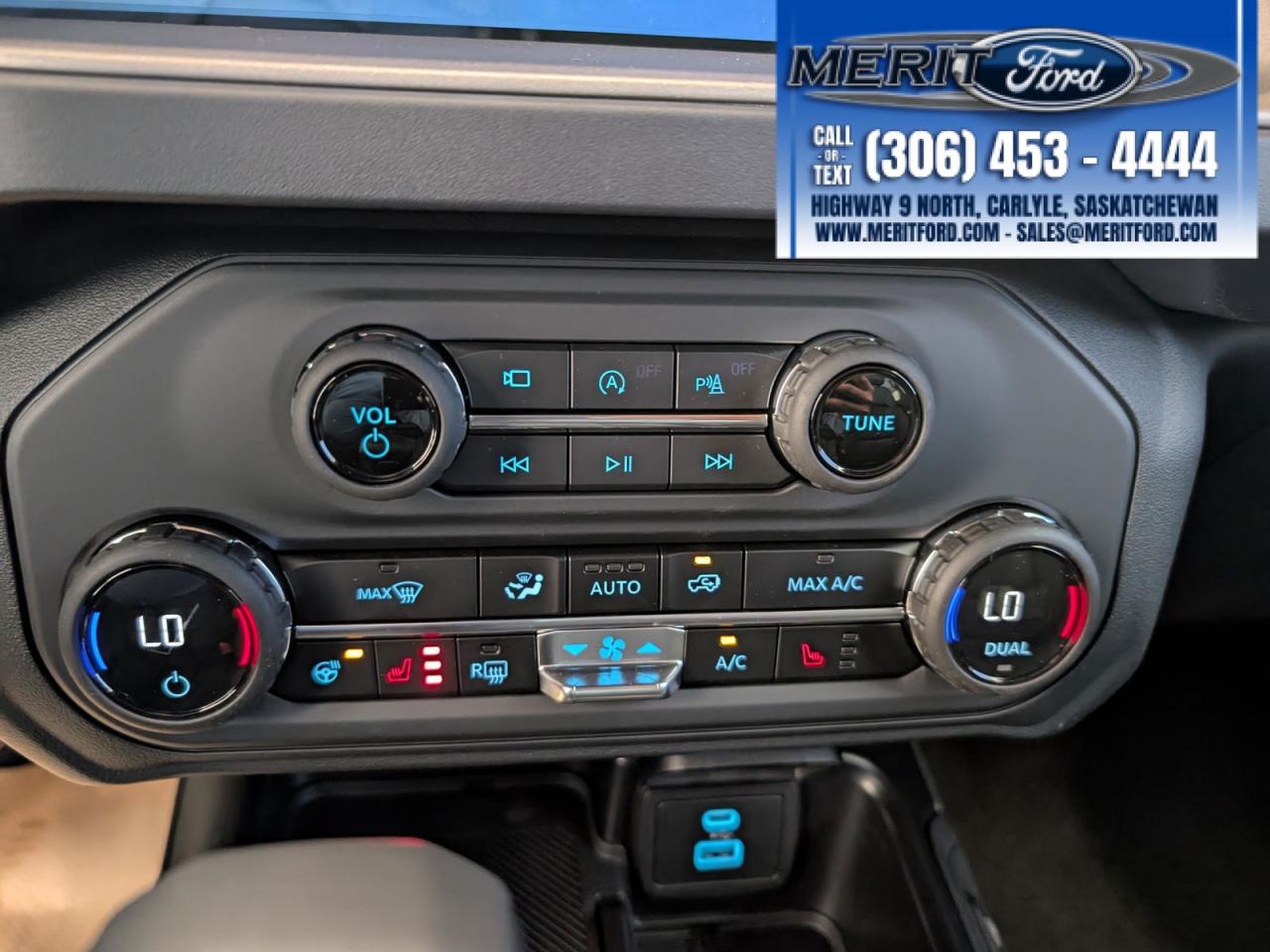 2025 Ford Bronco Outer Banks Photo3