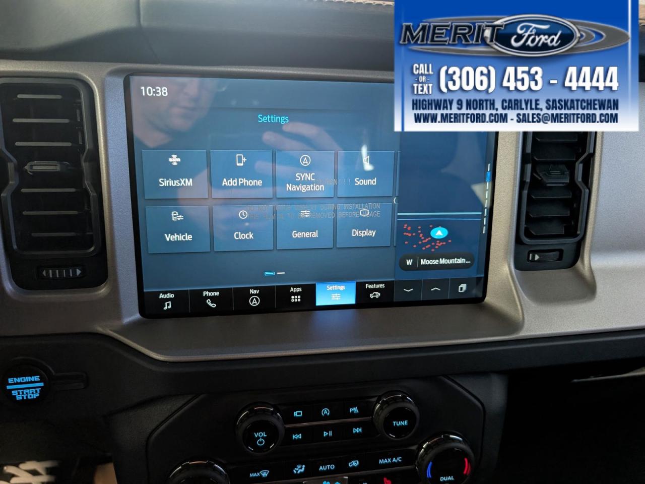 2025 Ford Bronco Outer Banks - Lux Black Package + Photo5