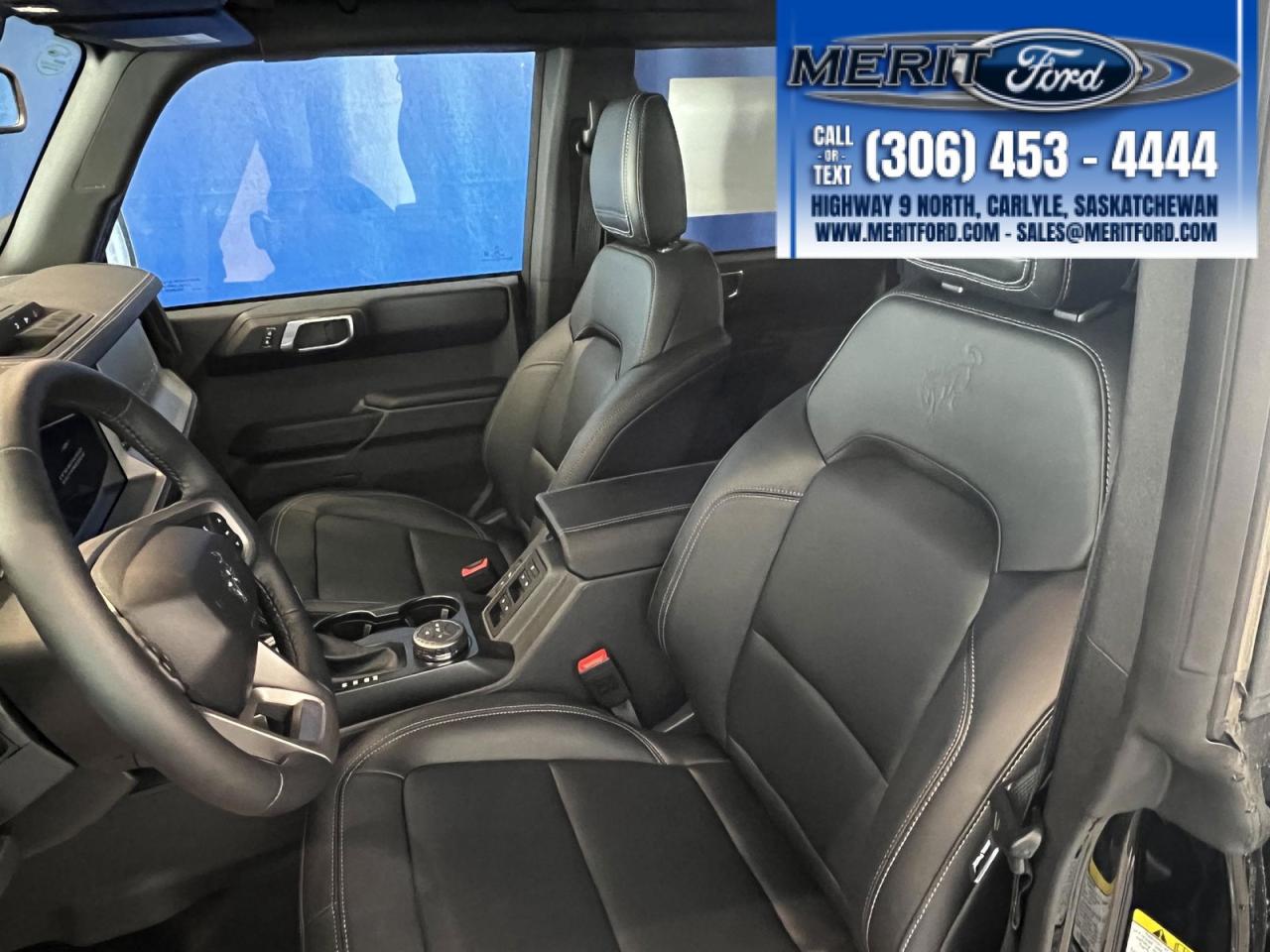2025 Ford Bronco Outer Banks - Lux Black Package + Photo5