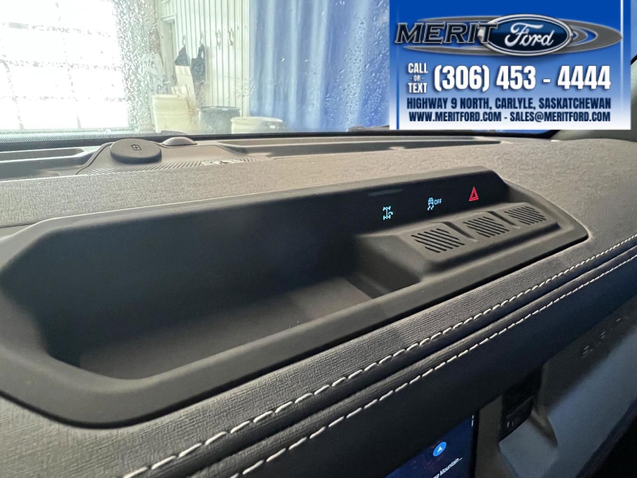 2025 Ford Bronco Outer Banks - Lux Black Package + Photo5