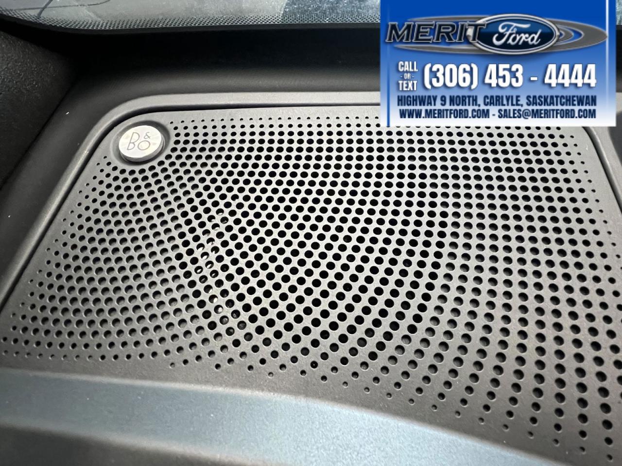 2025 Ford Bronco Outer Banks - Lux Black Package + Photo5