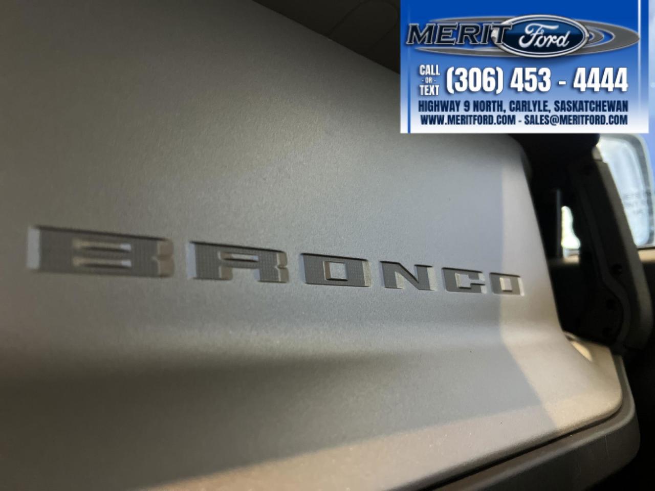 2025 Ford Bronco Outer Banks - Lux Black Package + Photo5