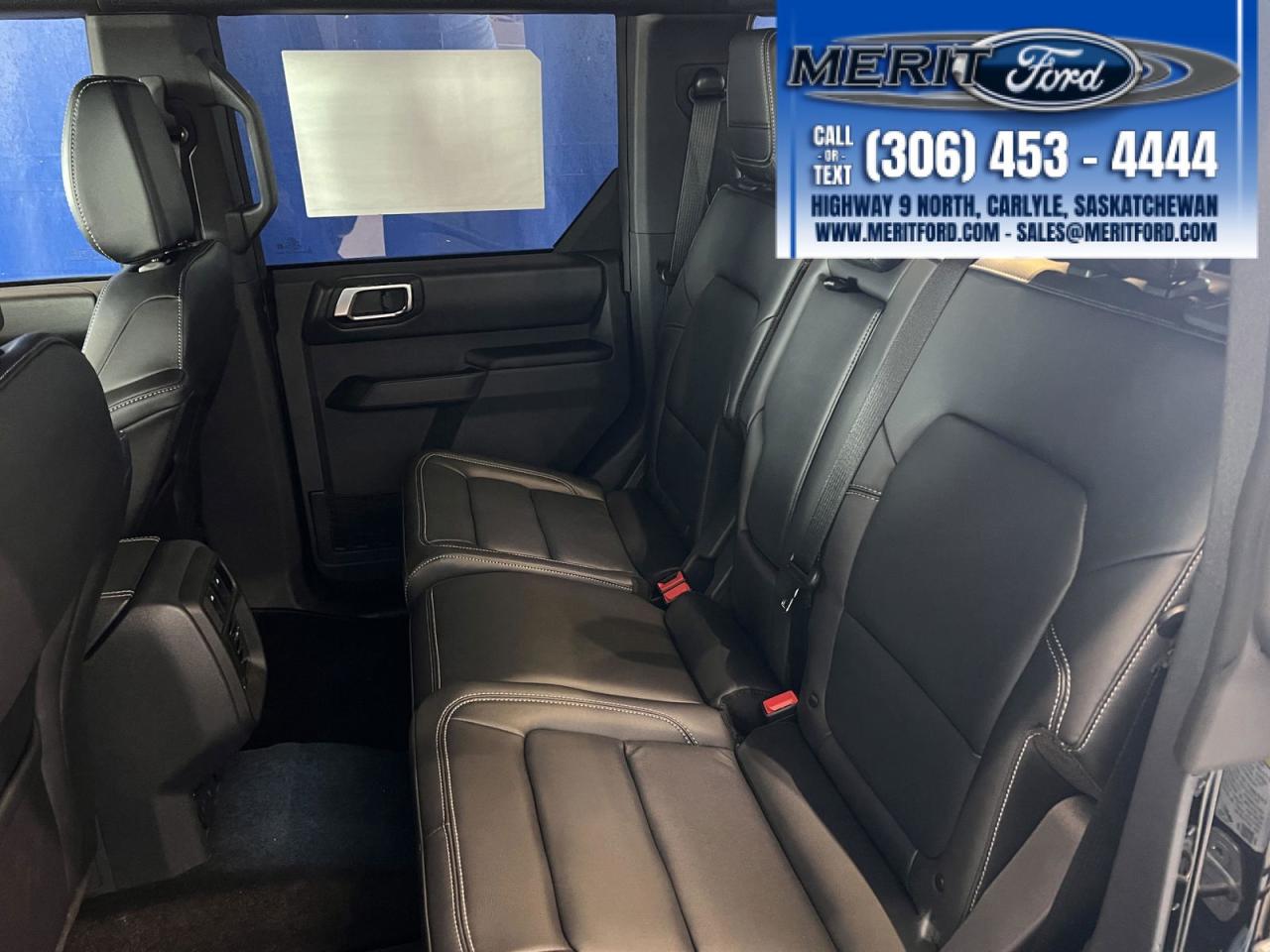 2025 Ford Bronco Outer Banks - Lux Black Package + Photo5