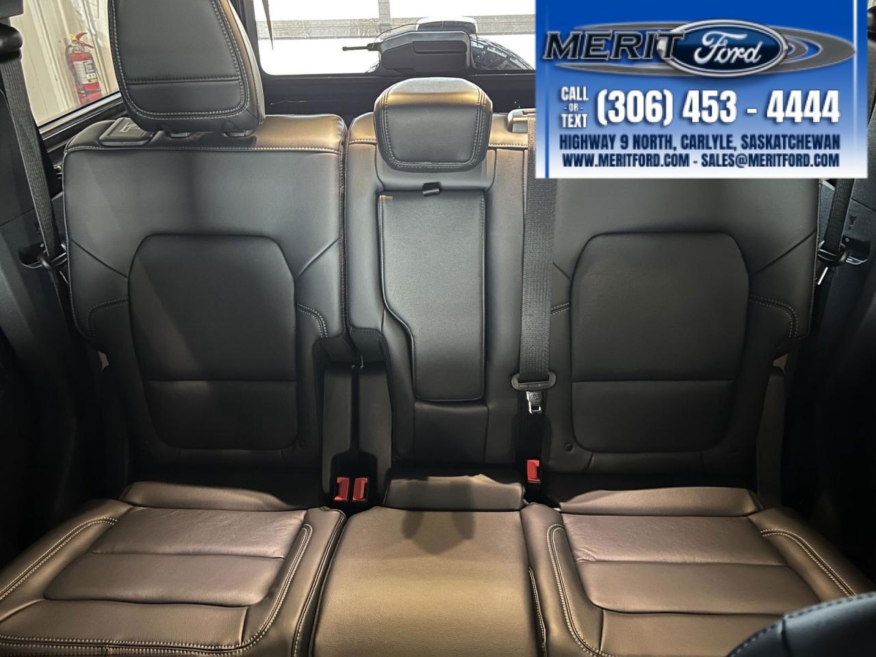 2025 Ford Bronco Outer Banks - Lux Black Package + Photo5