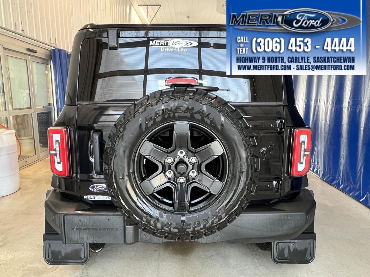 2025 Ford Bronco Outer Banks - Lux Black Package + Photo5