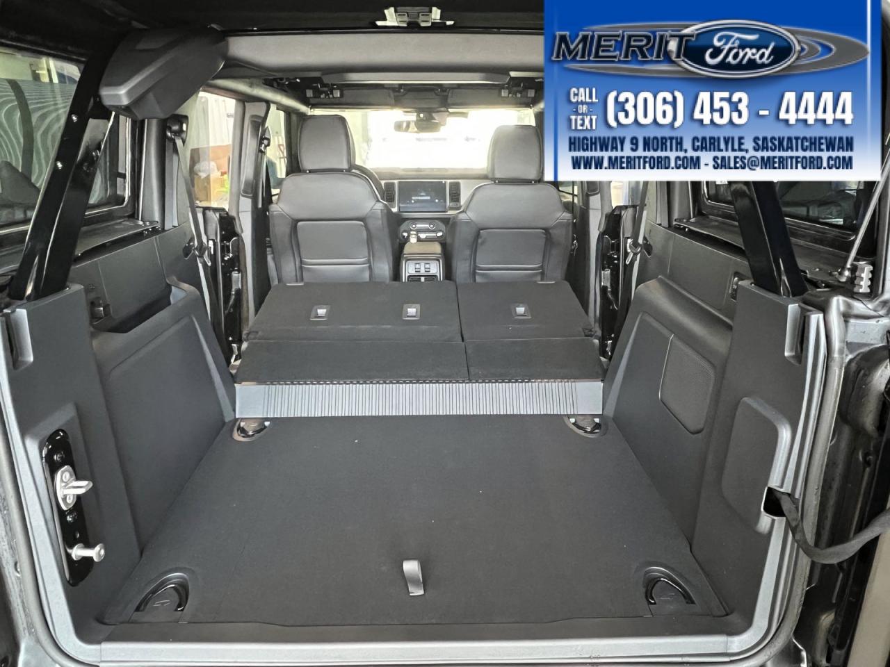 2025 Ford Bronco Outer Banks - Lux Black Package + Photo5