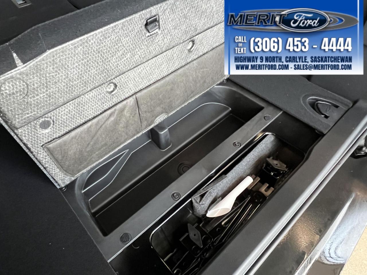 2025 Ford Bronco Outer Banks - Lux Black Package + Photo5