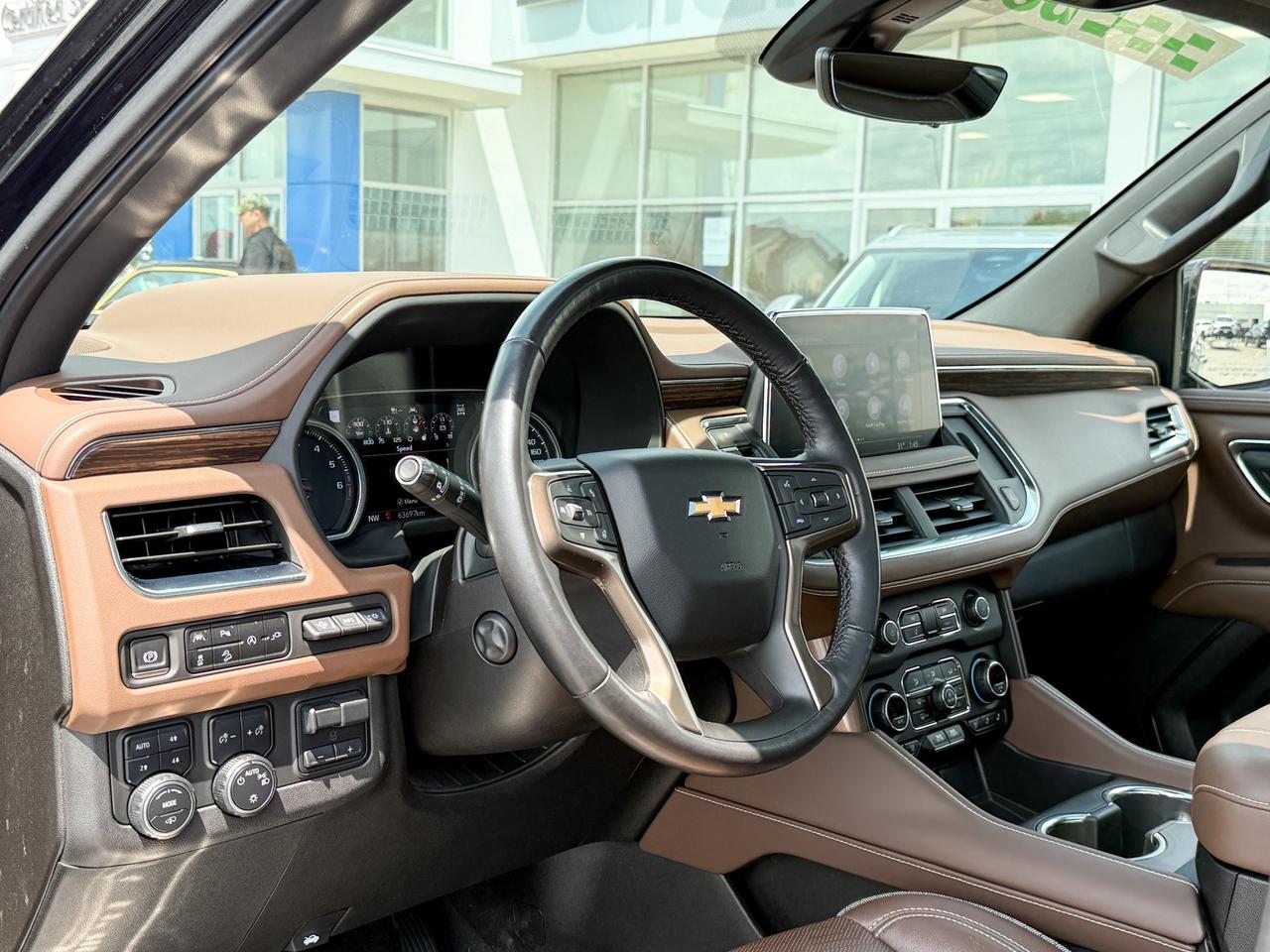 2021 Chevrolet Suburban High Country 6.2L V8 WITH REMOTE START/ENTRY, SUNROOF, HEATED/VENTILATED SEATS, HEATED STEERING WHEEL, BOSE SOUND SYSTEM, POWER LIFTGATE, POWER FOLDING SEATS, APPLE CARPLAY AND ANDROID AUTO Photo