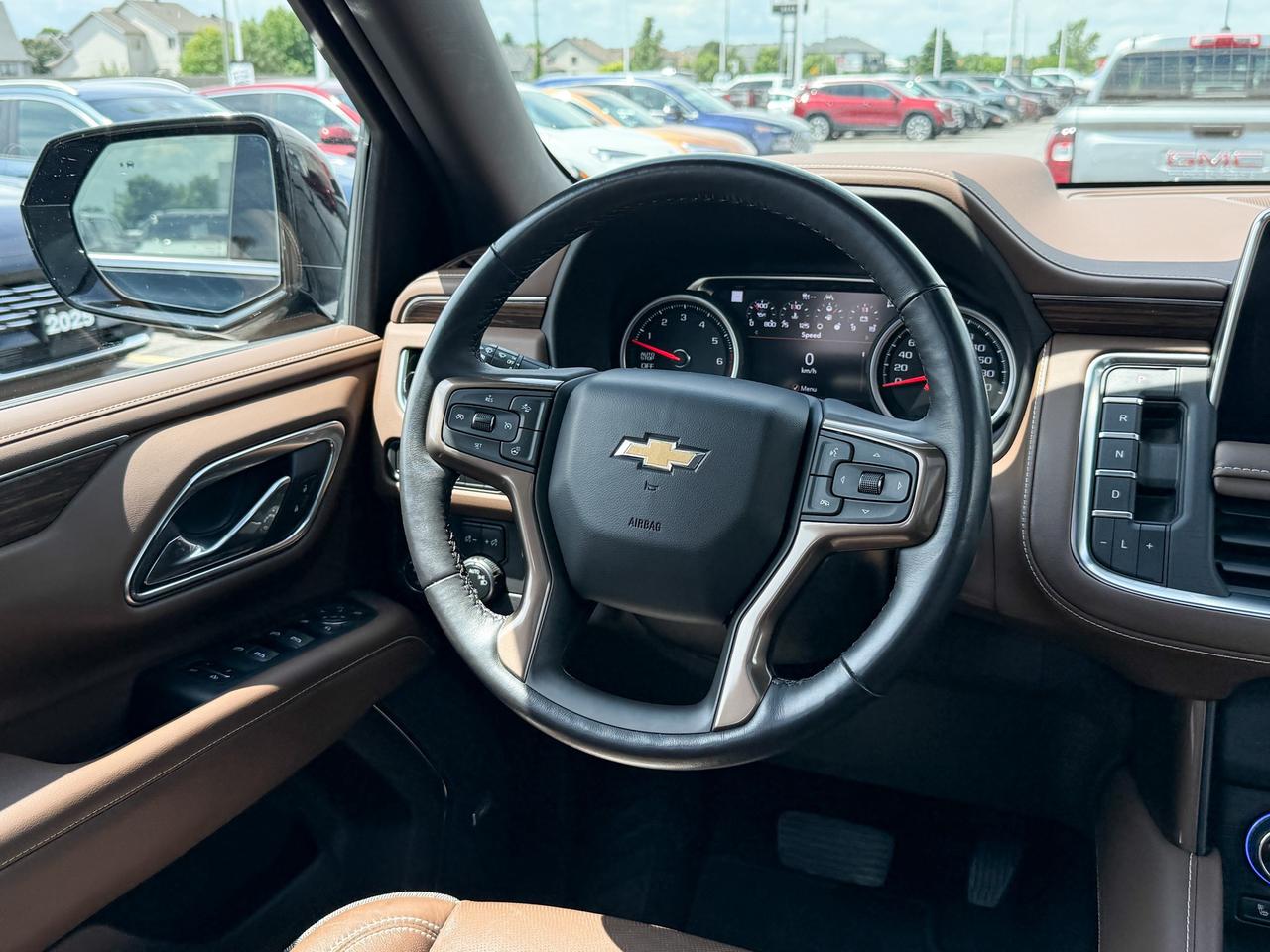 2021 Chevrolet Suburban High Country 6.2L V8 WITH REMOTE START/ENTRY, SUNROOF, HEATED/VENTILATED SEATS, HEATED STEERING WHEEL, BOSE SOUND SYSTEM, POWER LIFTGATE, POWER FOLDING SEATS, APPLE CARPLAY AND ANDROID AUTO Photo