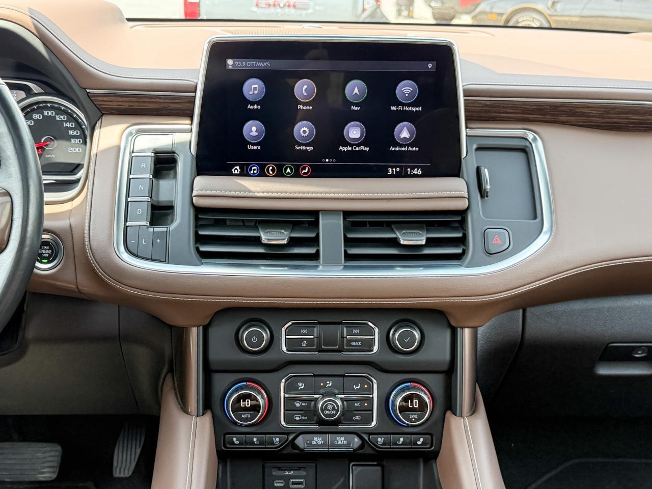 2021 Chevrolet Suburban High Country 6.2L V8 WITH REMOTE START/ENTRY, SUNROOF, HEATED/VENTILATED SEATS, HEATED STEERING WHEEL, BOSE SOUND SYSTEM, POWER LIFTGATE, POWER FOLDING SEATS, APPLE CARPLAY AND ANDROID AUTO Photo