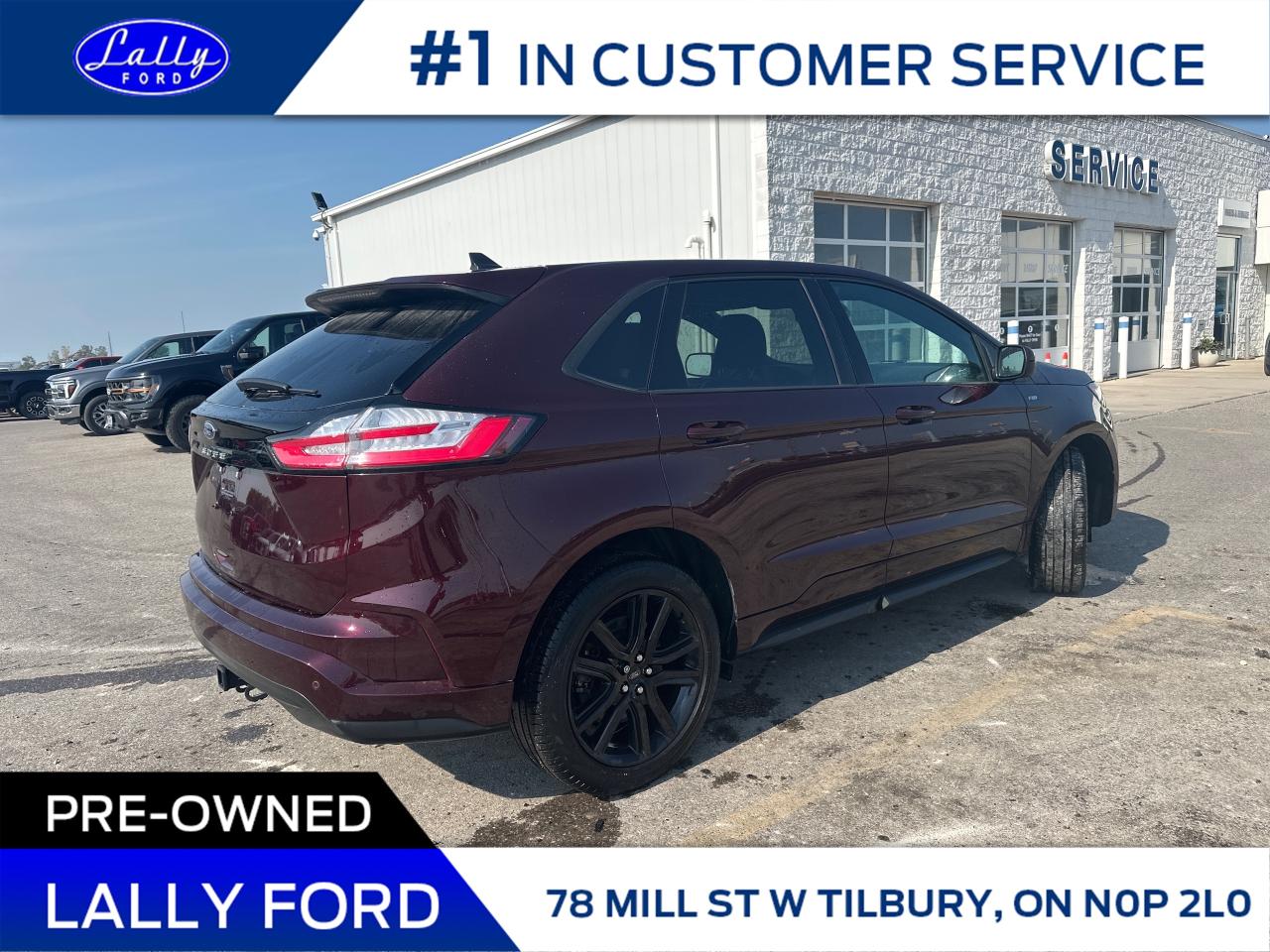 2023 Ford Edge ST Line Moonroof, Nav, Suede, One Owner! Photo3